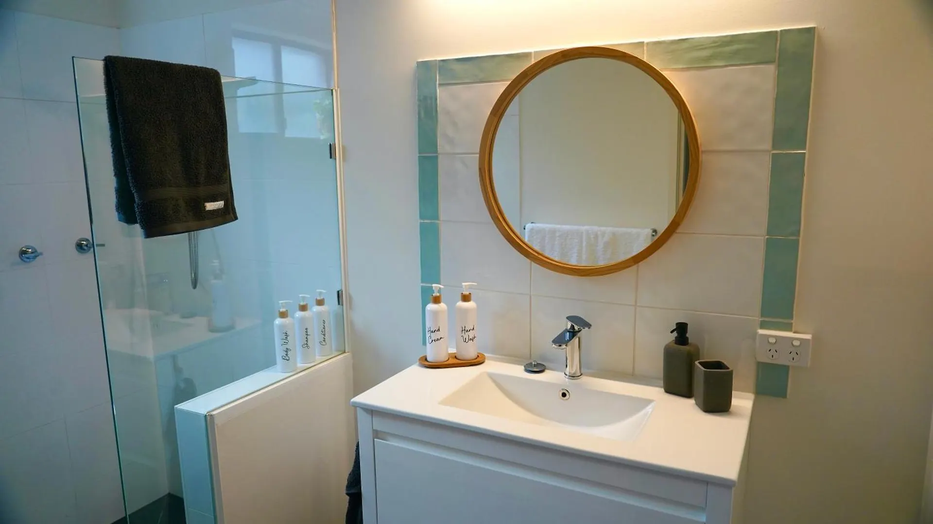 Bed & Breakfast 3 Waters Guest Accommodation Gold Coast Australia